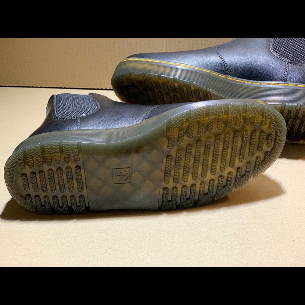 NEW w/o box Dr. Martens black leather ankle boot - Picture 13 of 13